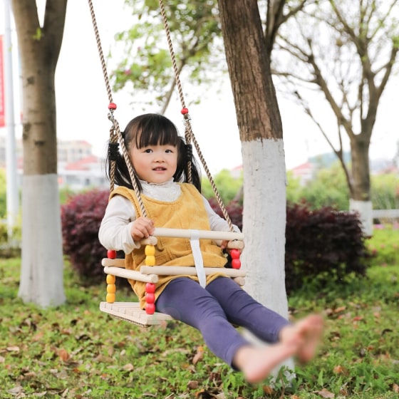 1-min wooden baby swing for babies and toddlers 4