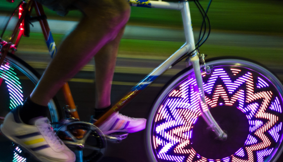 shutterstock_664337317 1 (1) bicycle wheel flashing light 14